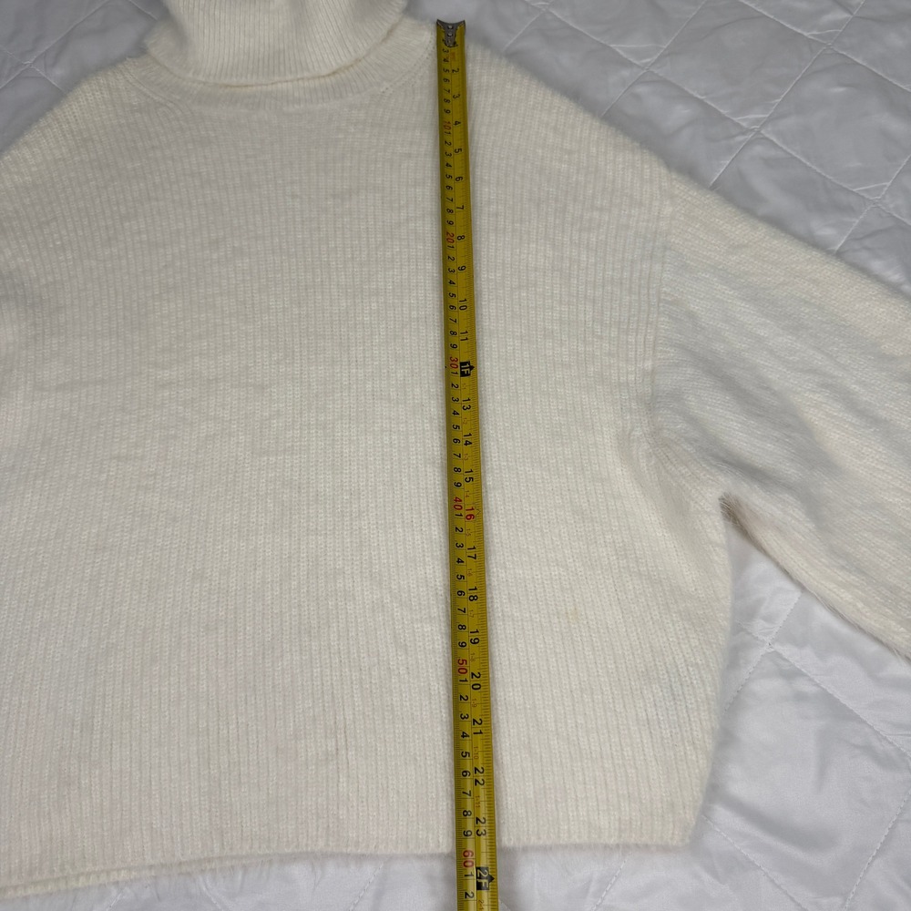 H&M Women's Small Cream Fuzzy Turtleneck Sweater Oversized Boxy Soft Knit - Picture 10 of 14